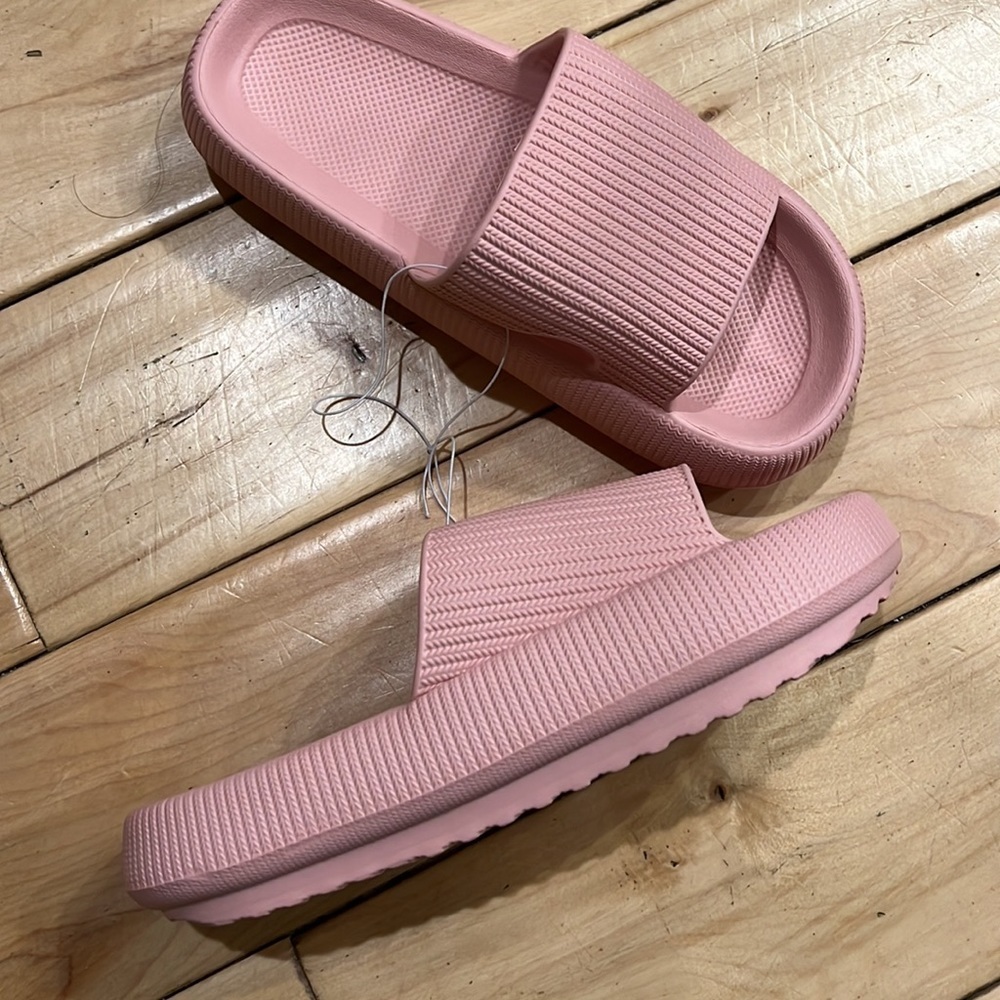 Sandals - Picture 3 of 4